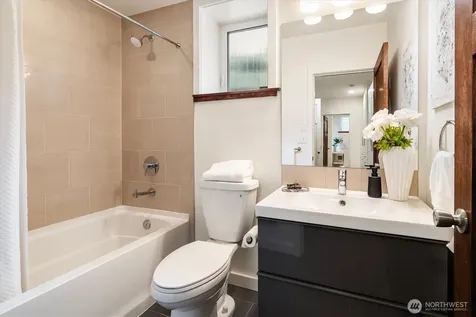 3832 S Edmunds Street Court Seattle WA 98118