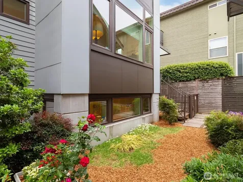 3832 S Edmunds Street Court Seattle WA 98118