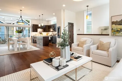 3832 S Edmunds Street Court Seattle WA 98118