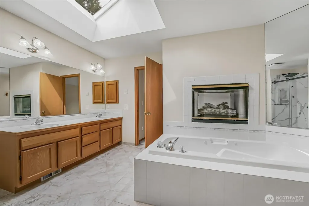 19810 11th Street E Lake Tapps WA 98391