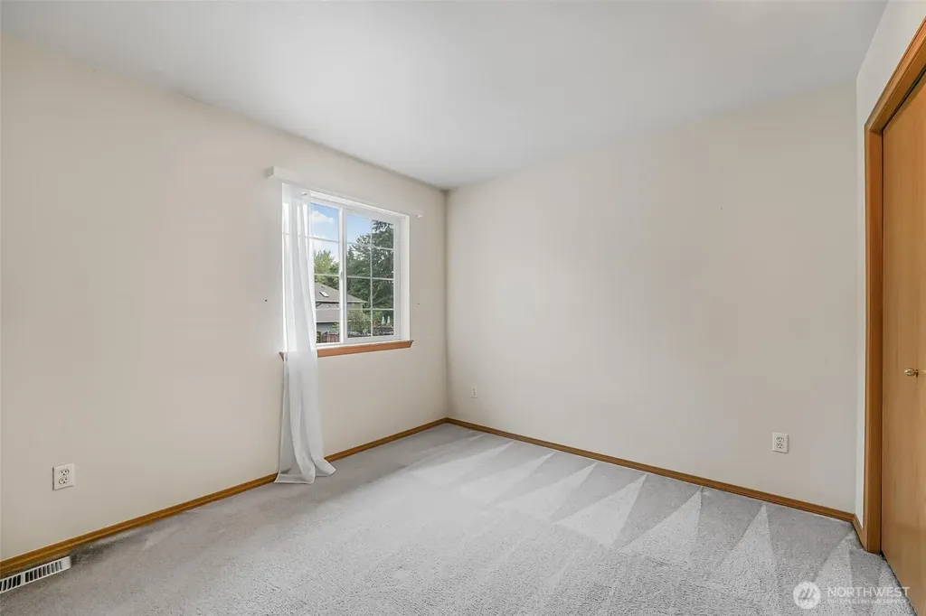 19810 11th Street E Lake Tapps WA 98391