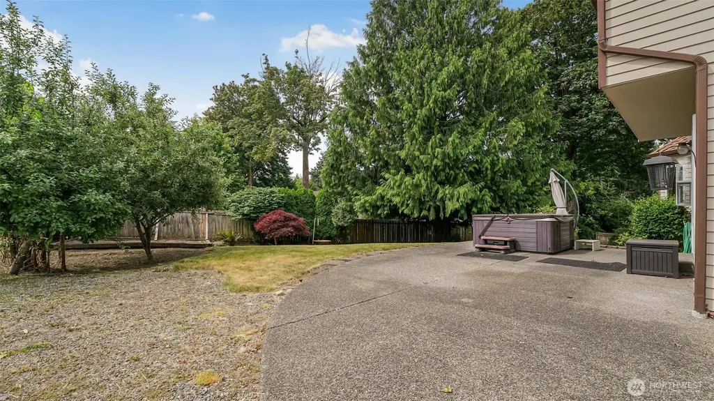 19810 11th Street E Lake Tapps WA 98391