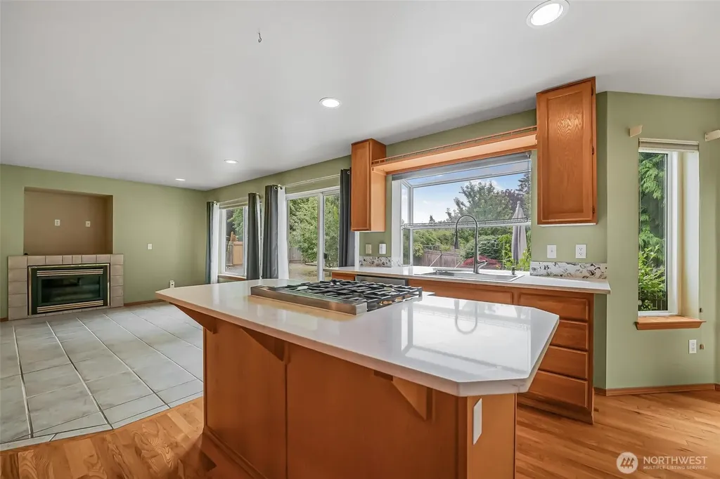 19810 11th Street E Lake Tapps WA 98391