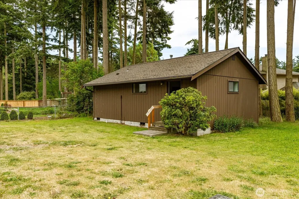 2047 Pine Wood Way Oak Harbor WA 98277