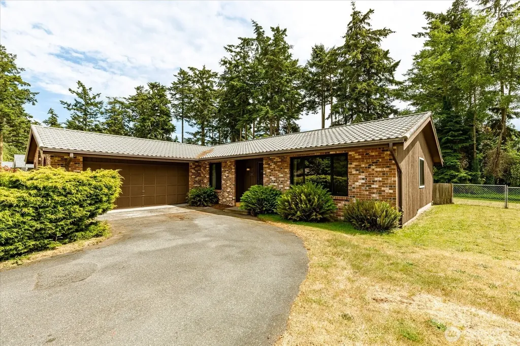2047 Pine Wood Way Oak Harbor WA 98277