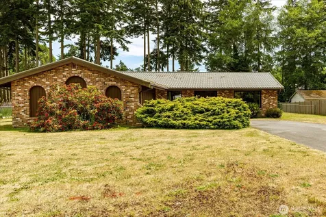 2047 Pine Wood Way Oak Harbor WA 98277