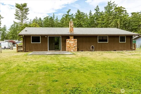 2047 Pine Wood Way Oak Harbor WA 98277