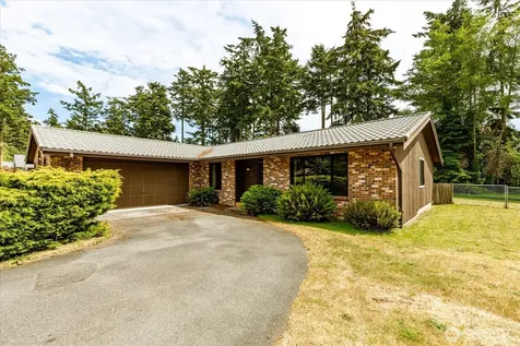 2047 Pine Wood Way Oak Harbor WA 98277