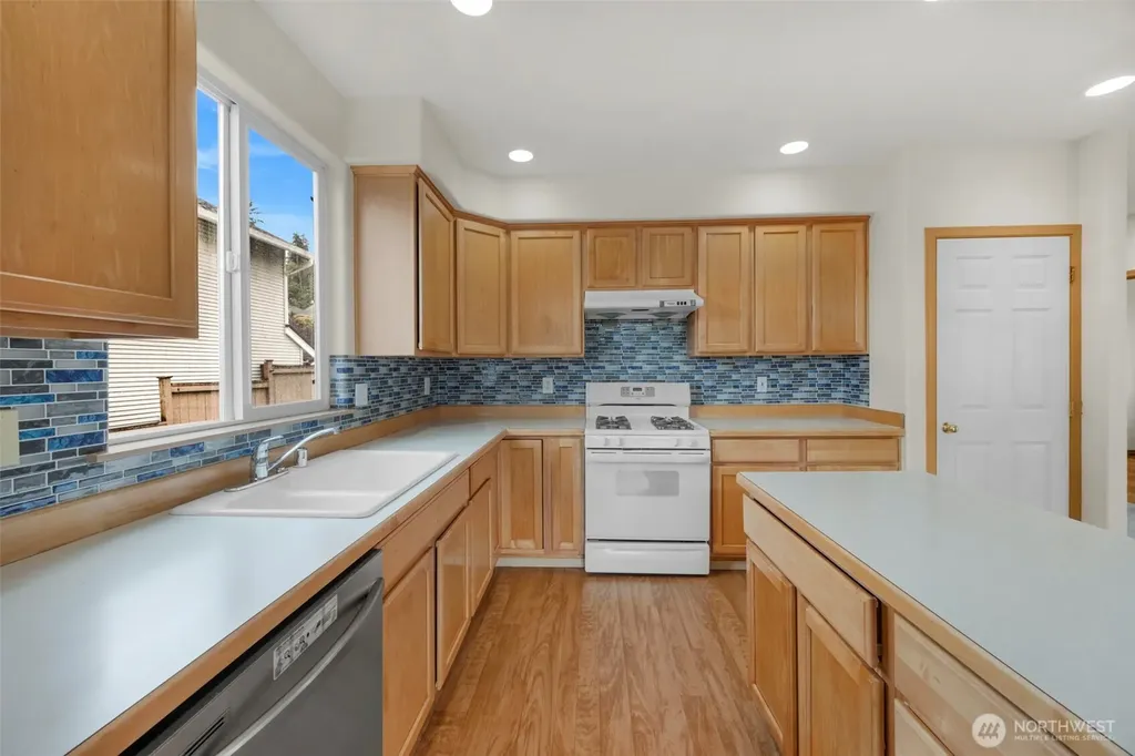 15223 27th Place W Lynnwood WA 98087