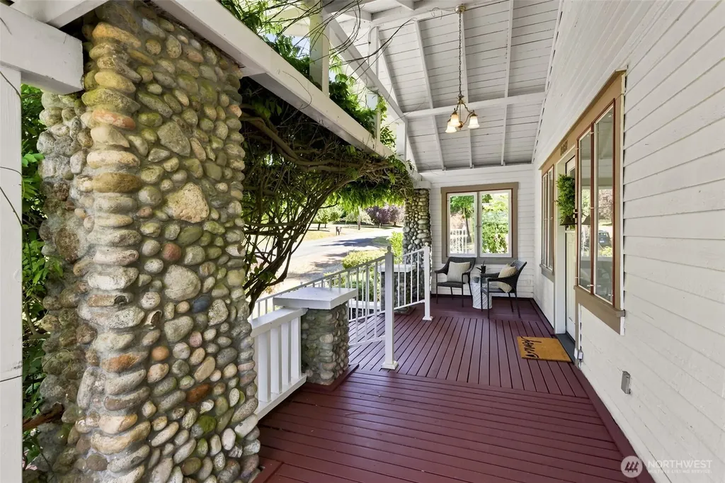 9931 Johnson Point Road NE Olympia WA 98516