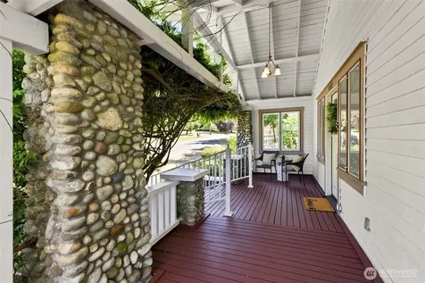 9931 Johnson Point Road NE Olympia WA 98516