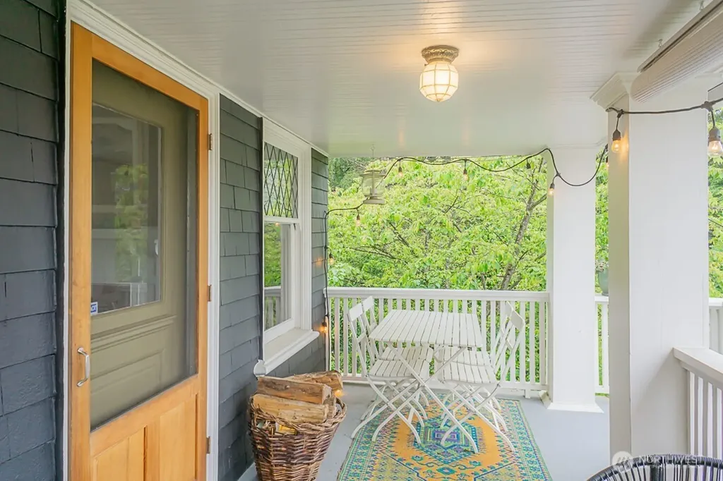 1557 Madrona Drive Seattle WA 98122
