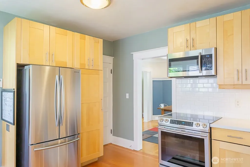1557 Madrona Drive Seattle WA 98122