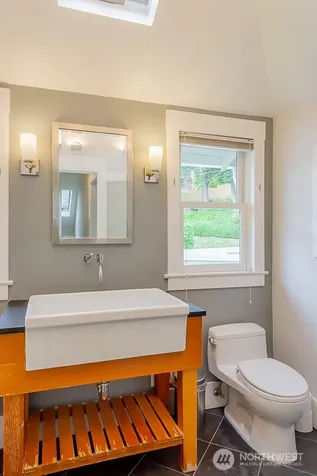 1557 Madrona Drive Seattle WA 98122