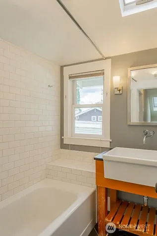 1557 Madrona Drive Seattle WA 98122
