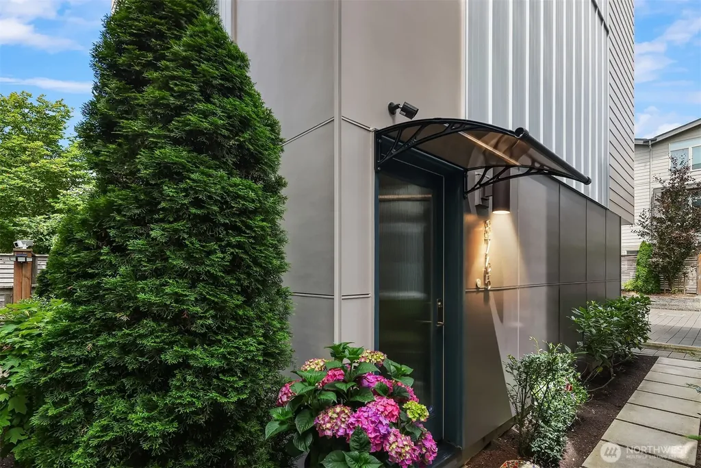 8765 15th Avenue NW Seattle WA 98117