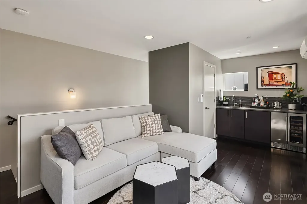 8765 15th Avenue NW Seattle WA 98117