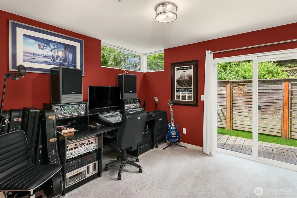 8765 15th Avenue NW Seattle WA 98117