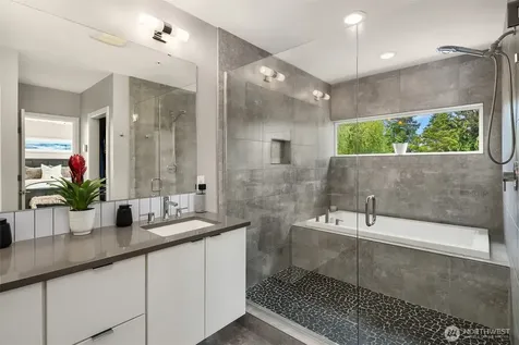 8765 15th Avenue NW Seattle WA 98117