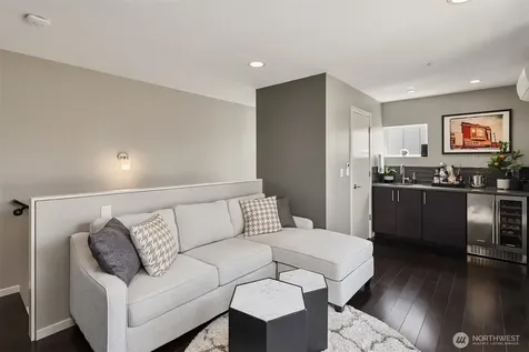 8765 15th Avenue NW Seattle WA 98117