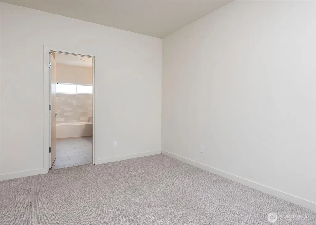 12032 33rd Ave NE Seattle WA 98125