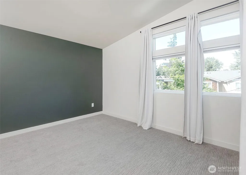 12032 33rd Ave NE Seattle WA 98125