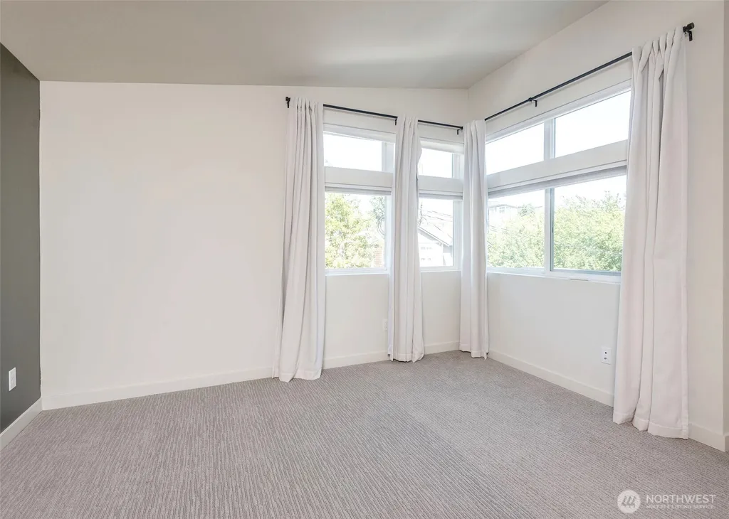 12032 33rd Ave NE Seattle WA 98125