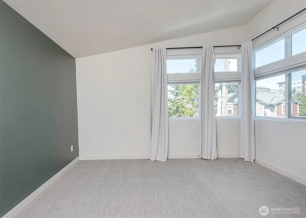 12032 33rd Ave NE Seattle WA 98125