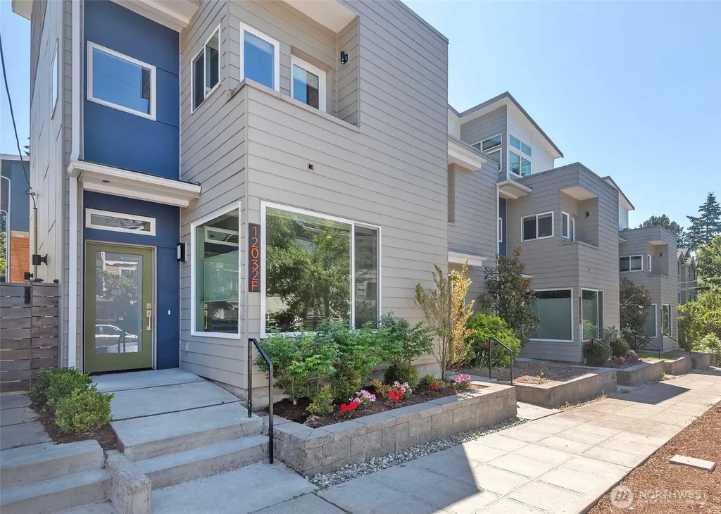 12032 33rd Ave NE Seattle WA 98125