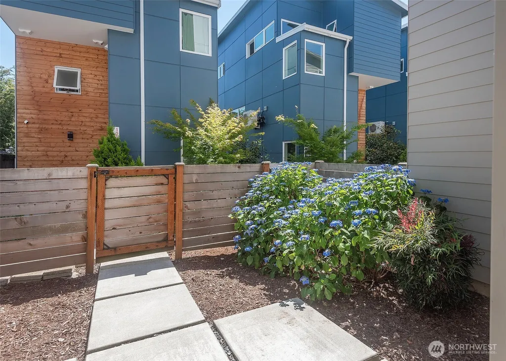 12032 33rd Ave NE Seattle WA 98125