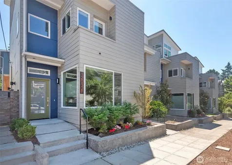 12032 33rd Ave NE Seattle WA 98125