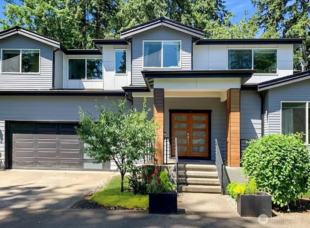 707 Newport Court NE Renton WA 98056