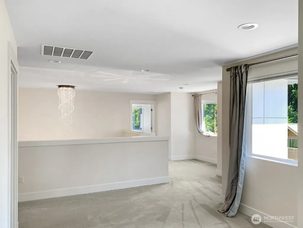 707 Newport Court NE Renton WA 98056