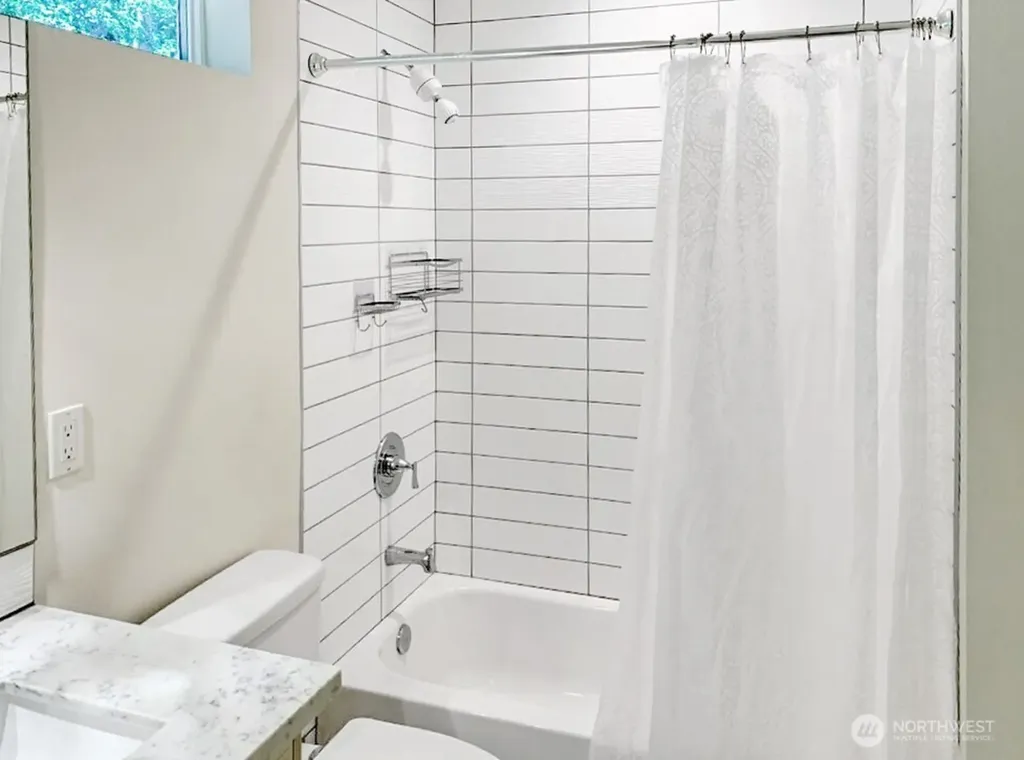 707 Newport Court NE Renton WA 98056