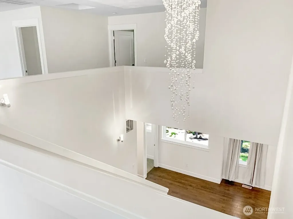 707 Newport Court NE Renton WA 98056