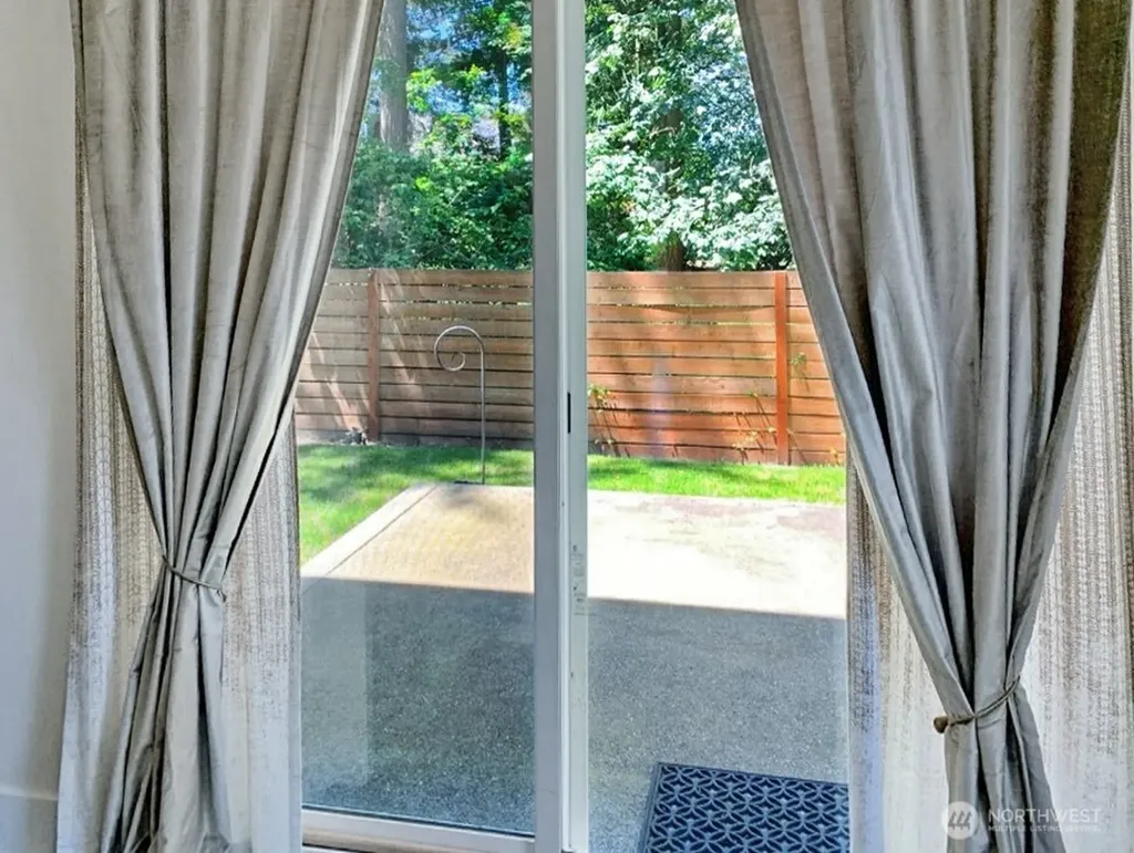 707 Newport Court NE Renton WA 98056