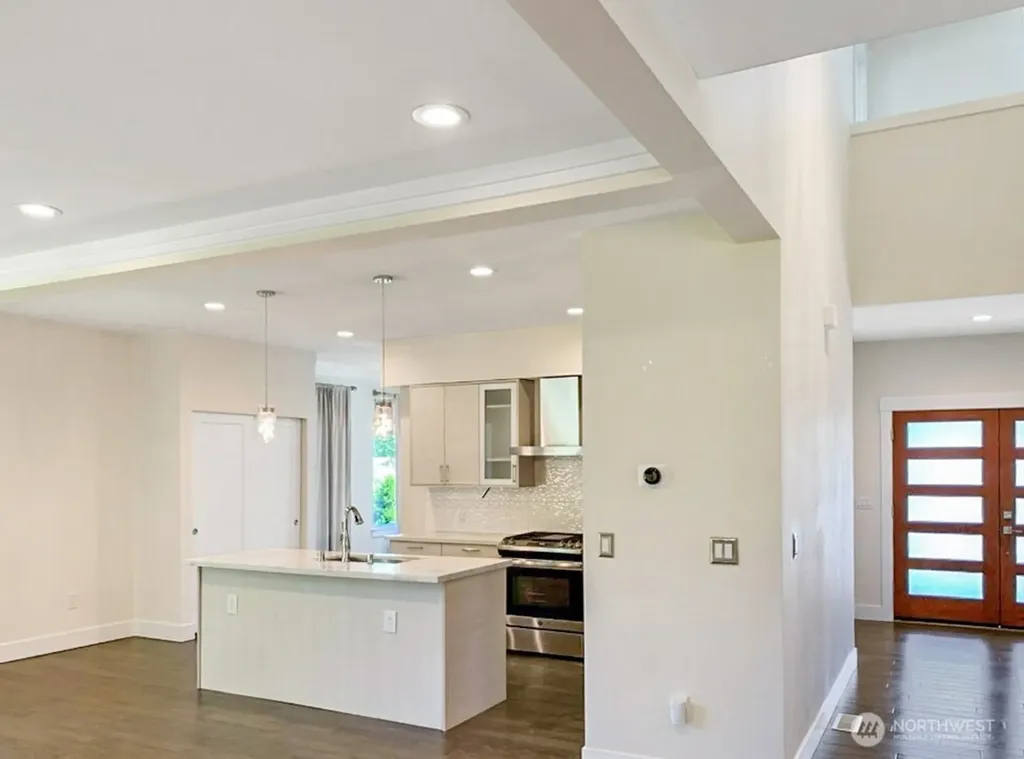 707 Newport Court NE Renton WA 98056