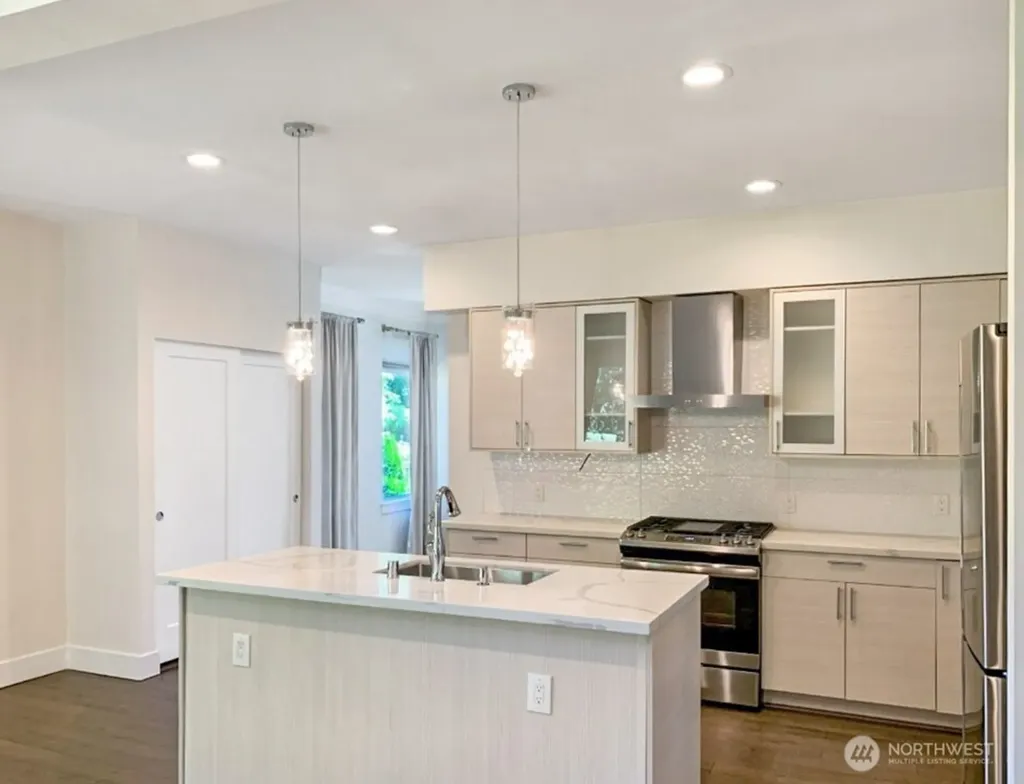 707 Newport Court NE Renton WA 98056