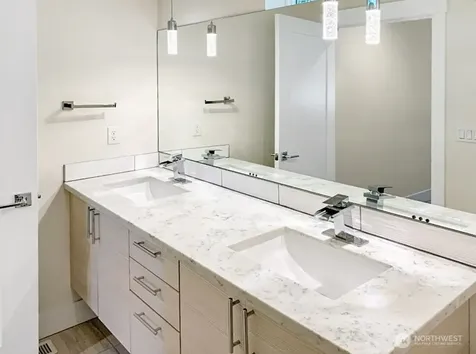 707 Newport Court NE Renton WA 98056