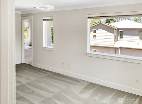 707 Newport Court NE Renton WA 98056