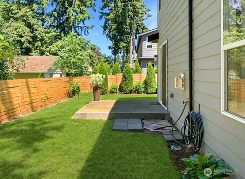 707 Newport Court NE Renton WA 98056
