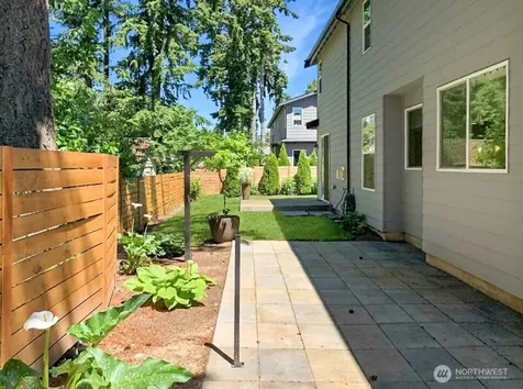 707 Newport Court NE Renton WA 98056