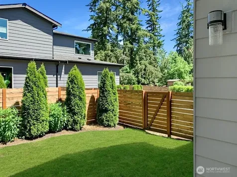 707 Newport Court NE Renton WA 98056
