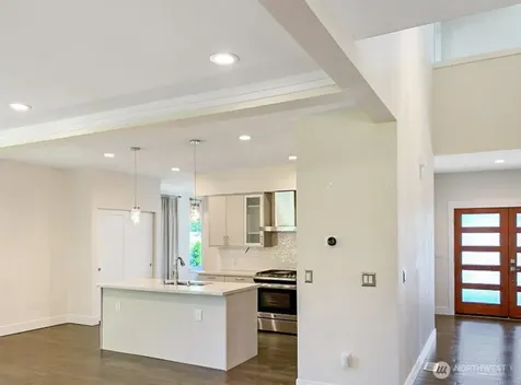 707 Newport Court NE Renton WA 98056