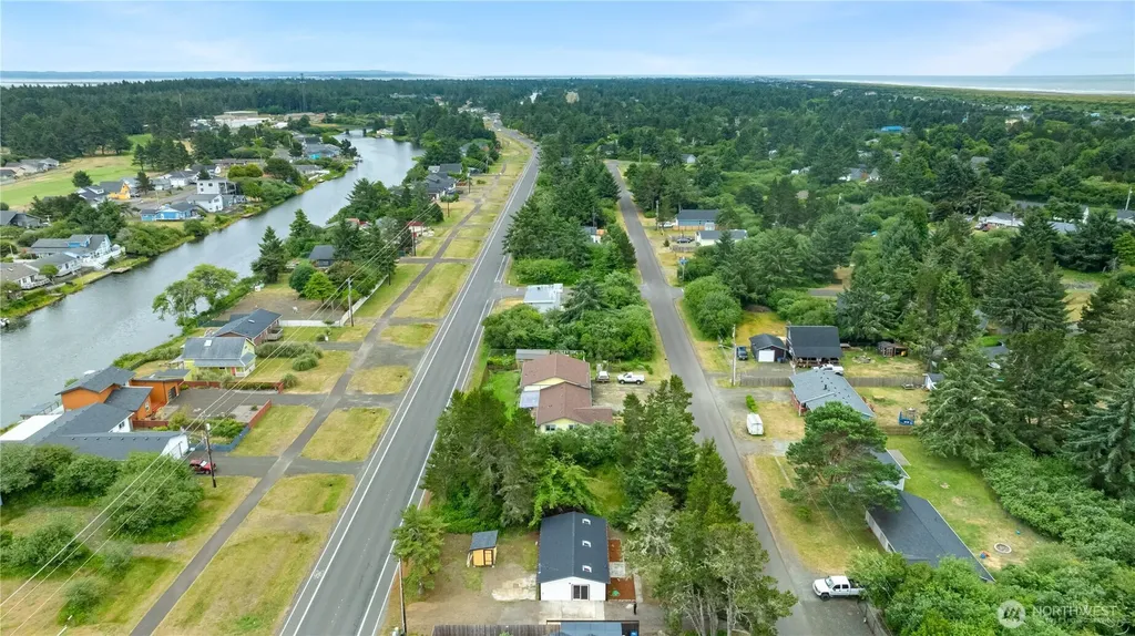 328 Ensign Avenue NW Ocean Shores WA 98569