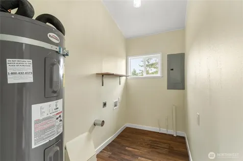 328 Ensign Avenue NW Ocean Shores WA 98569