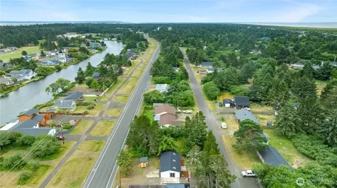328 Ensign Avenue NW Ocean Shores WA 98569