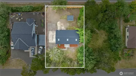 328 Ensign Avenue NW Ocean Shores WA 98569