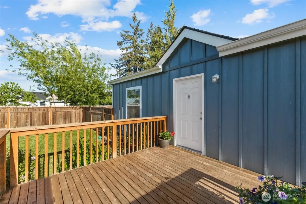 1018 Cook Road Sedro Woolley WA 98284
