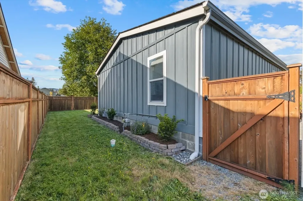 1018 Cook Road Sedro Woolley WA 98284